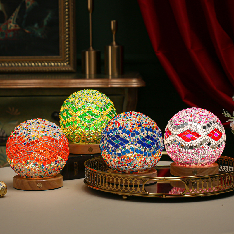 Romantic and Freedom-Bohemia & Baroque Nightlight