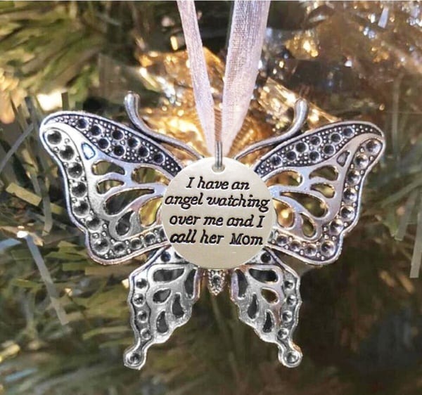 🔥HOT SALE❤️Carving Butterfly Memorial Family Pendant❤️