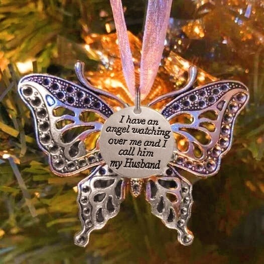 🔥HOT SALE❤️Carving Butterfly Memorial Family Pendant❤️