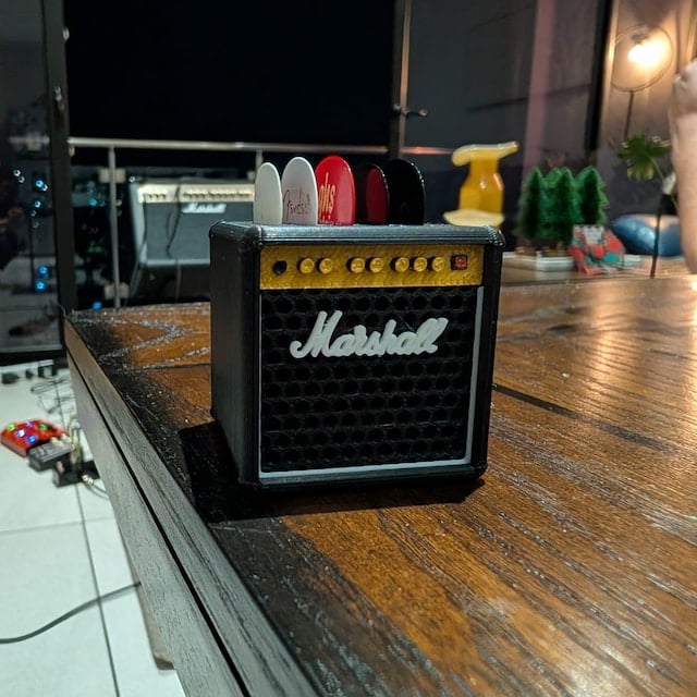 Mini Guitar Amp Pick Holder