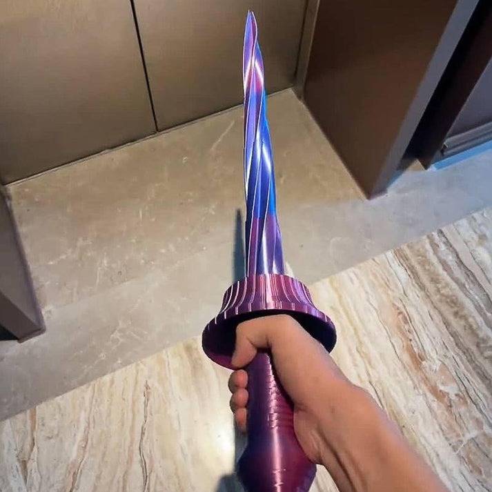 3D Gravity Retractable Sword