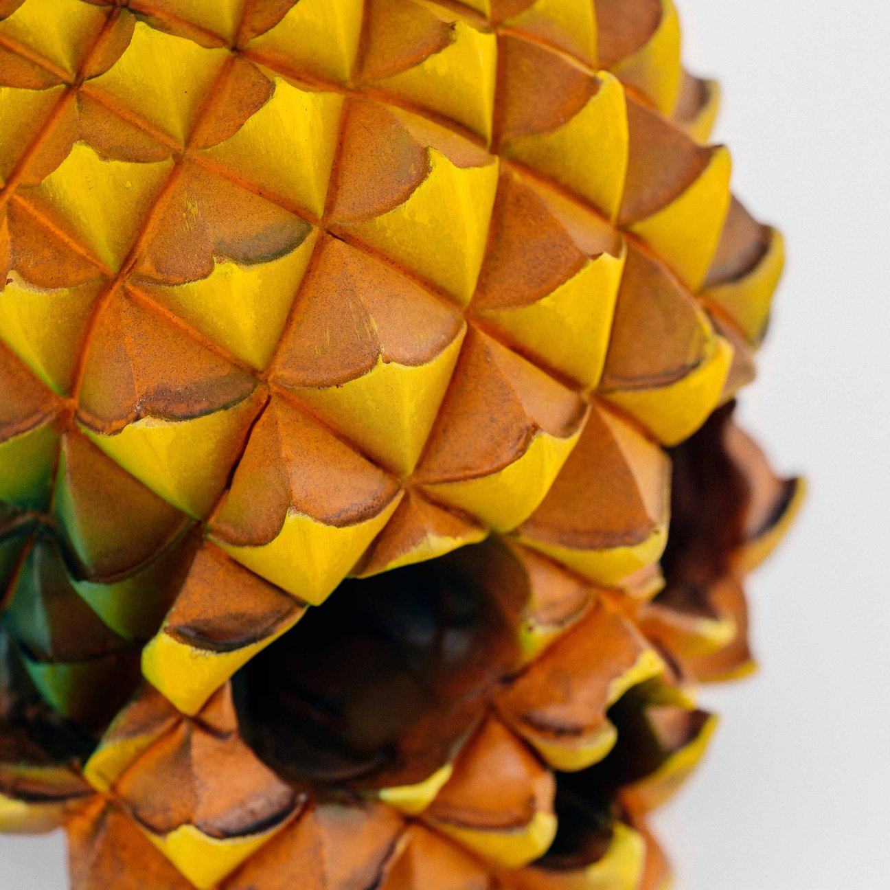 Handmade Skull-Pineapple Commemorative Decor