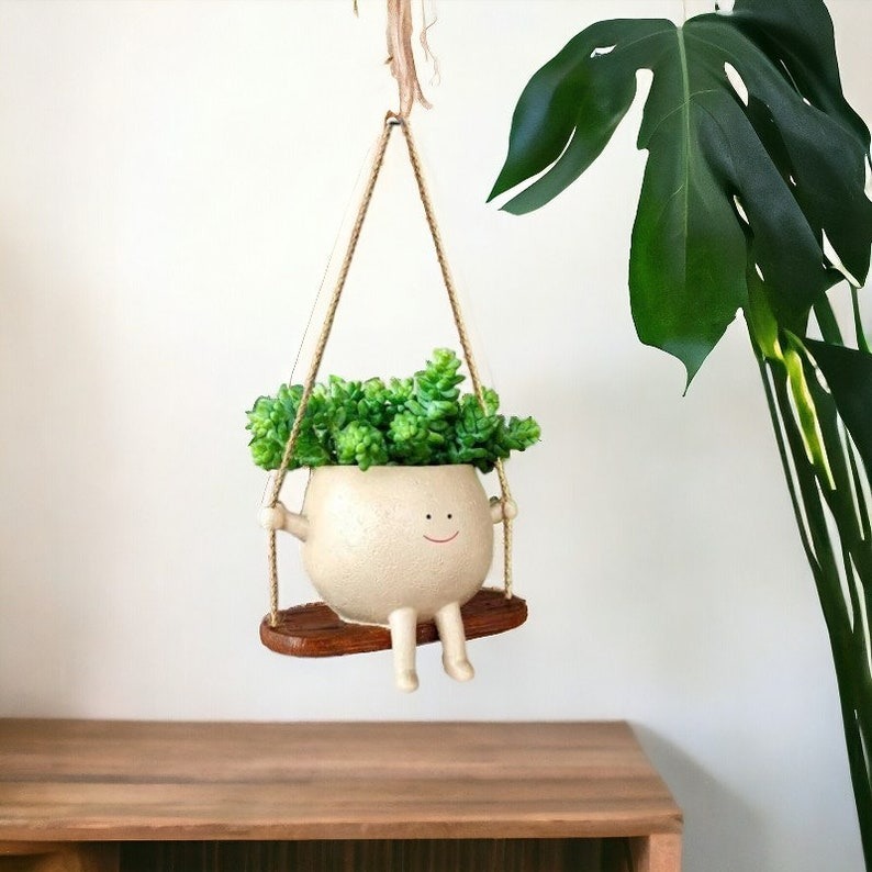 🔥HOT SALE😍🌱Swing Smile Face Planter Pot Hanging Resin Flower Head Planters 🌱