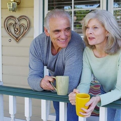 💕 Heart Holding Hands Wall Decor - Forever Love