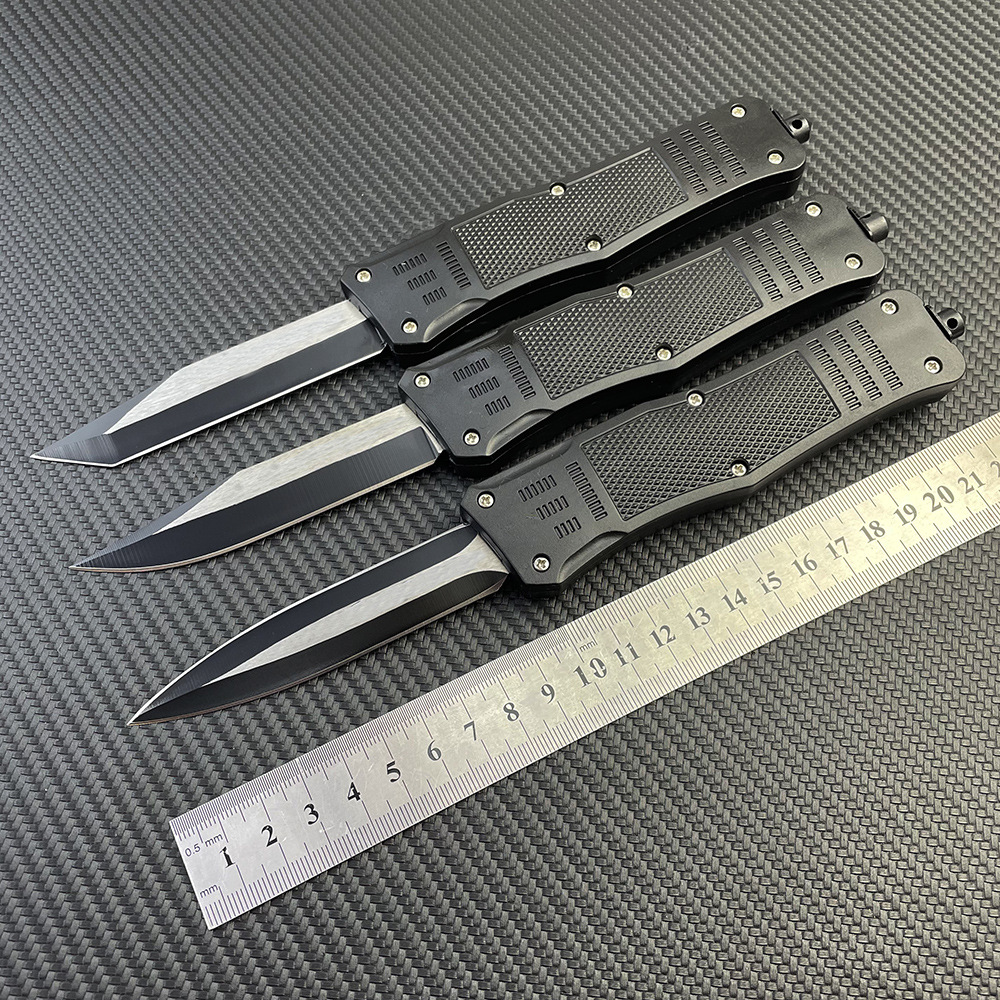 Multifunctional portable tactical knife 