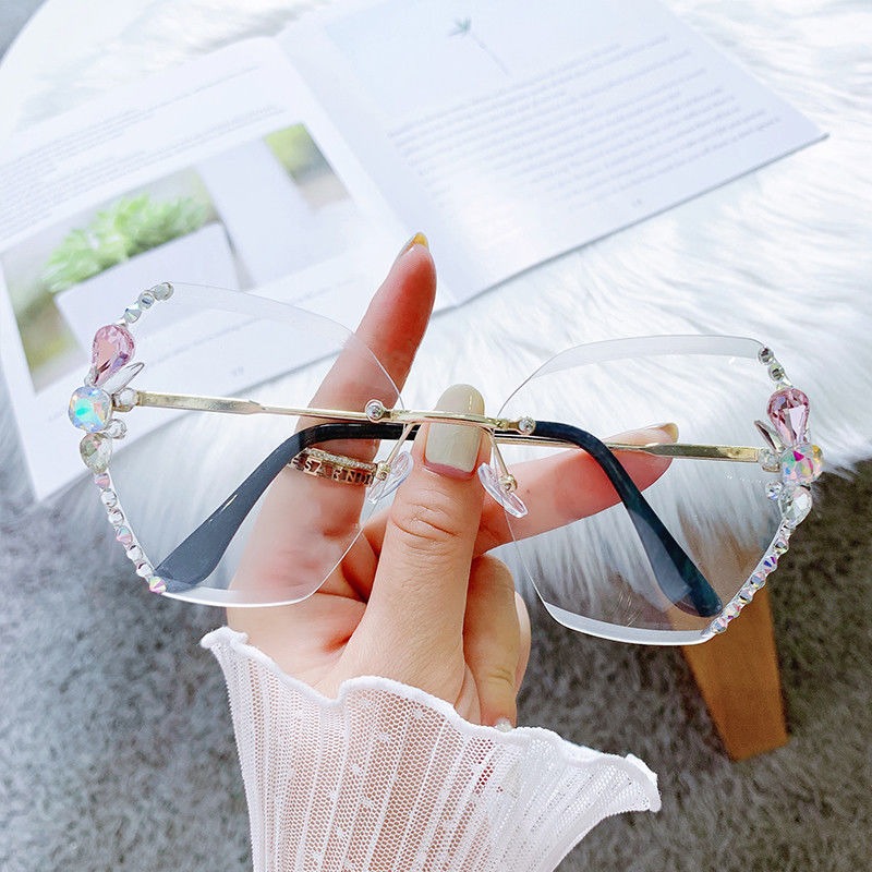 🔥SUMMER HOT SALE 🔥 Woman Rimless Diamond Sunglass