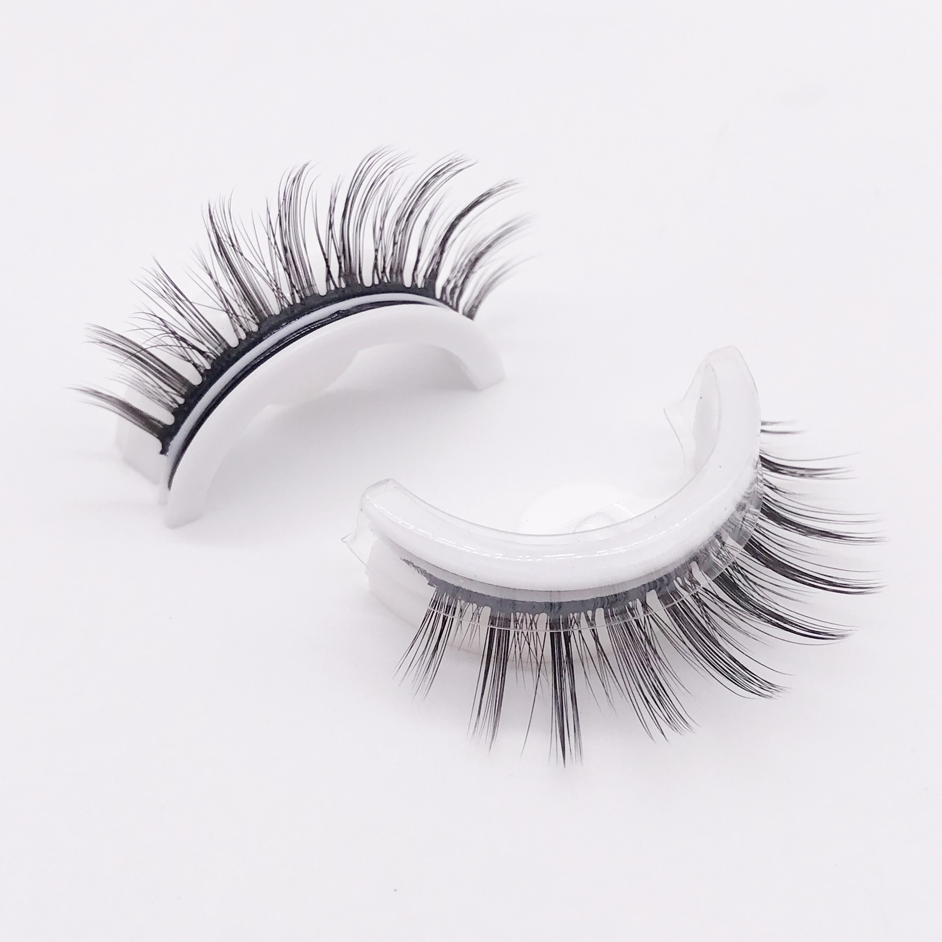 ✨Reusable Adhesive Eyelashes✨