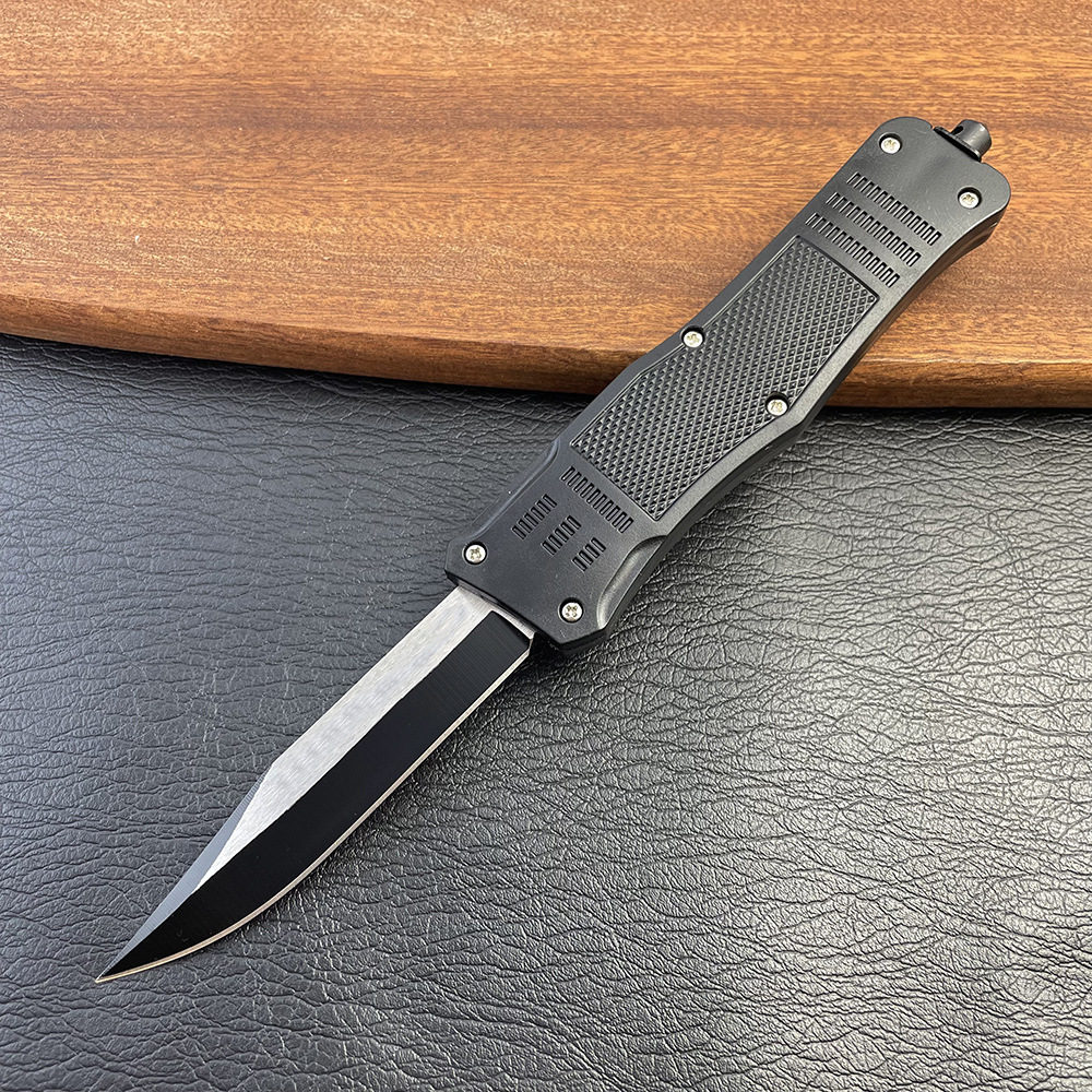 Multifunctional portable tactical knife 