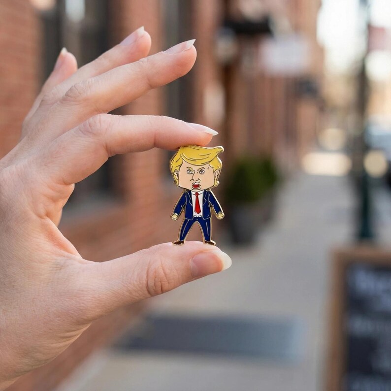 Funny Trump Caricature Enamel Pin – The Ultimate Conversation Starter! 🇺🇸😂