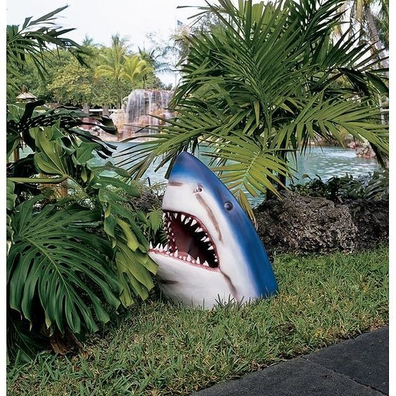 🔥LAST DAY 50% OFF🦈GREAT WHITE SHARK GARDEN ART