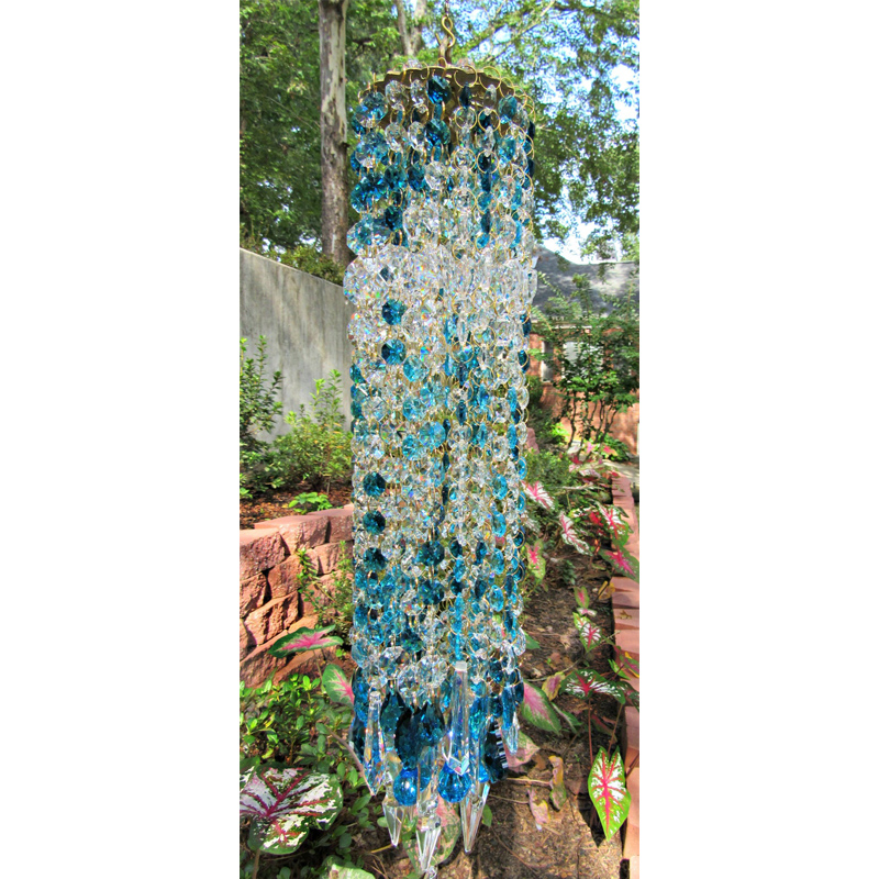 Aurora Crystal Wind Chimes，Made of hundreds of crystals and gems.