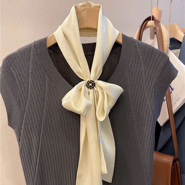 🔥Hot Sale💟 - Camellia Scarf Buckle🌺