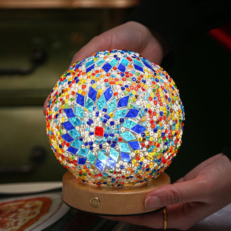 Romantic and Freedom-Bohemia & Baroque Nightlight