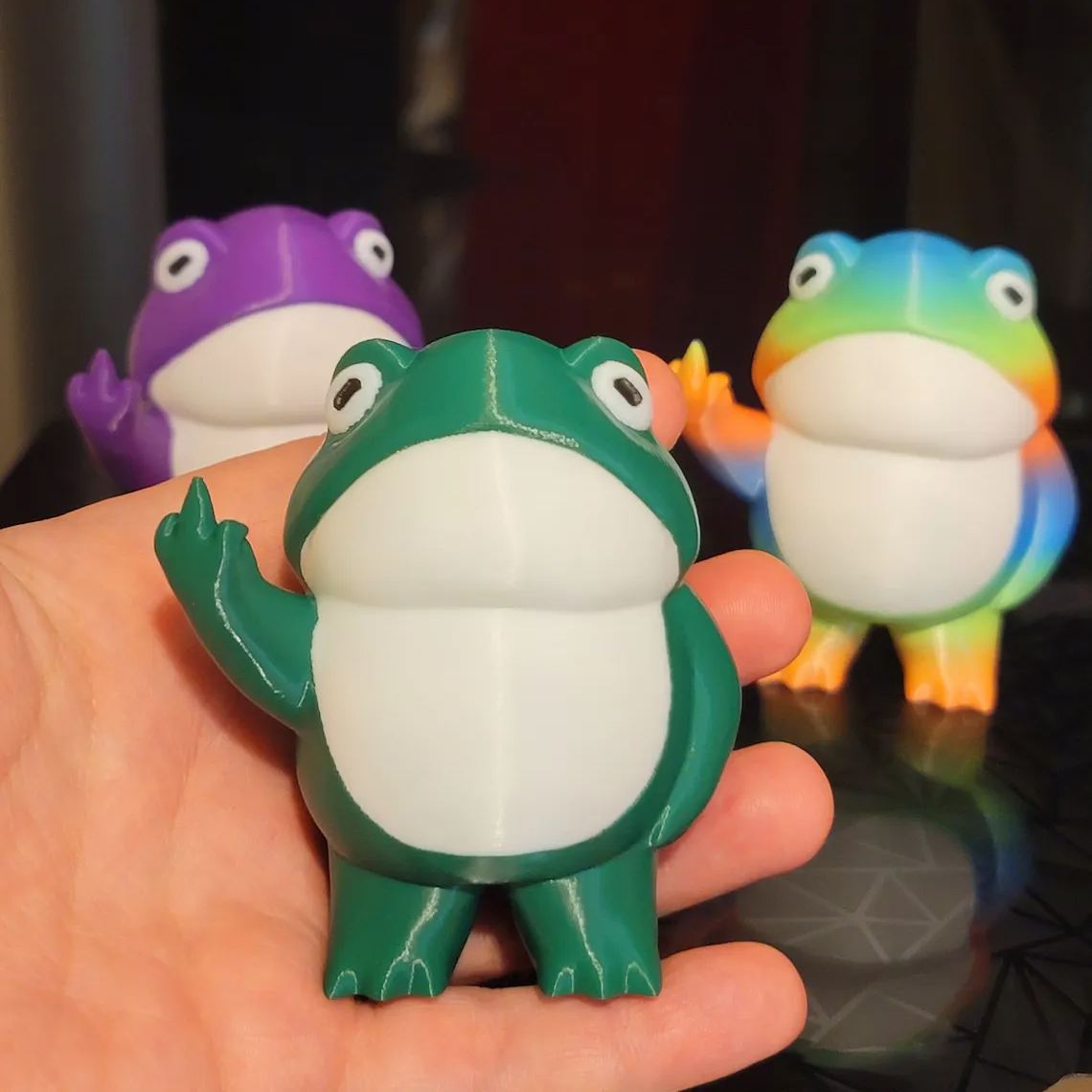 🐸Mr. Rebellious Frog Statue