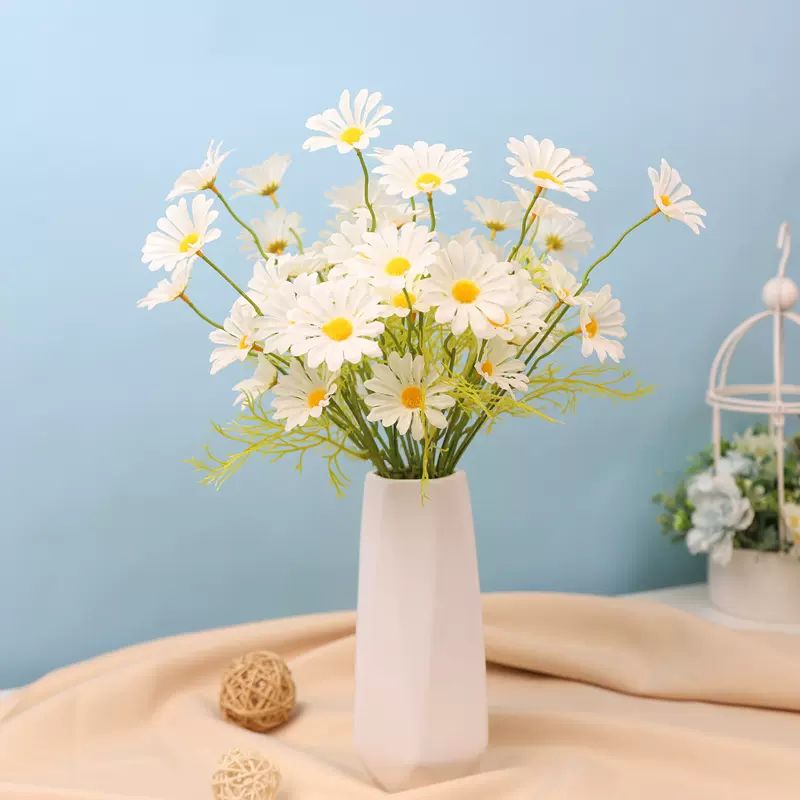 N.F Artificial Flowers, Daisies, 16 White