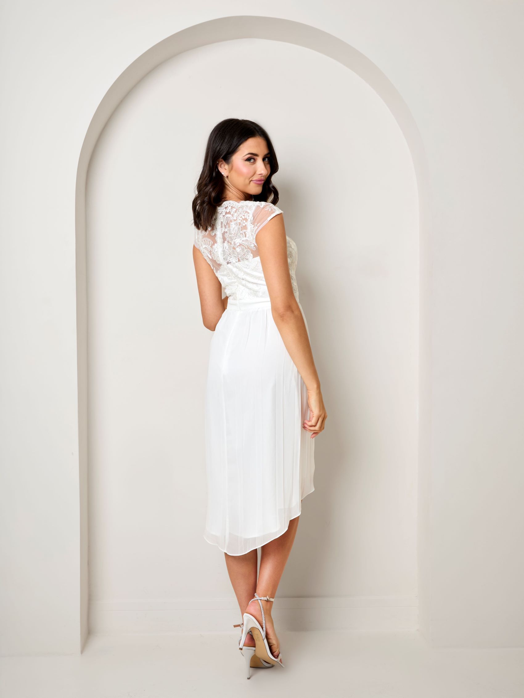 CHI CHI ALETTA DRESS