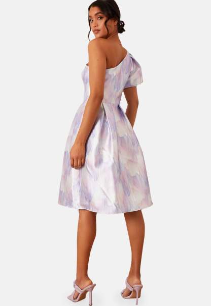 One-Shoulder Puff Sleeve Watercolour Print Dress in Lilac One-Shoulder Puff Sleeve Watercolour Print Dress in Lilac