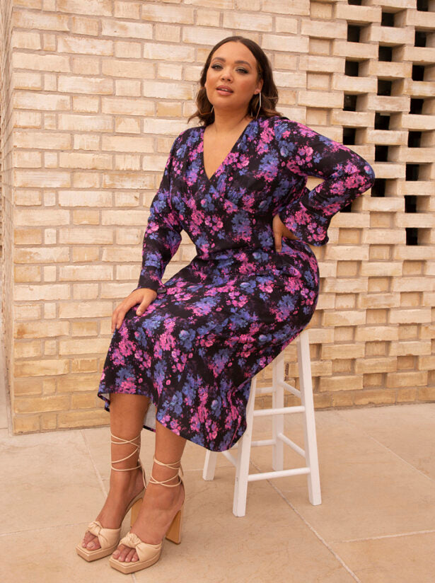 Plus Size Long Sleeve V Neck Floral Print Midi Dress in Black