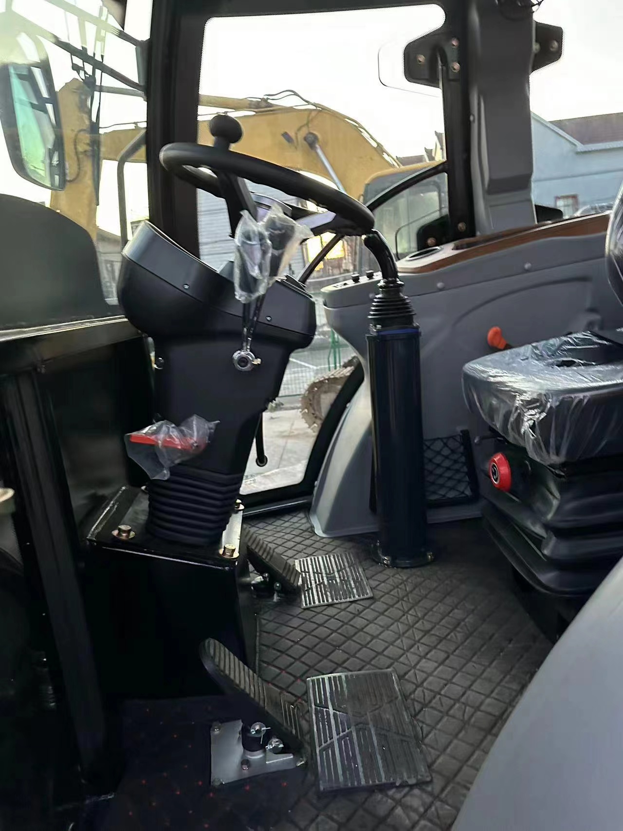 Used Caterpillar CAT420F Work at both ends