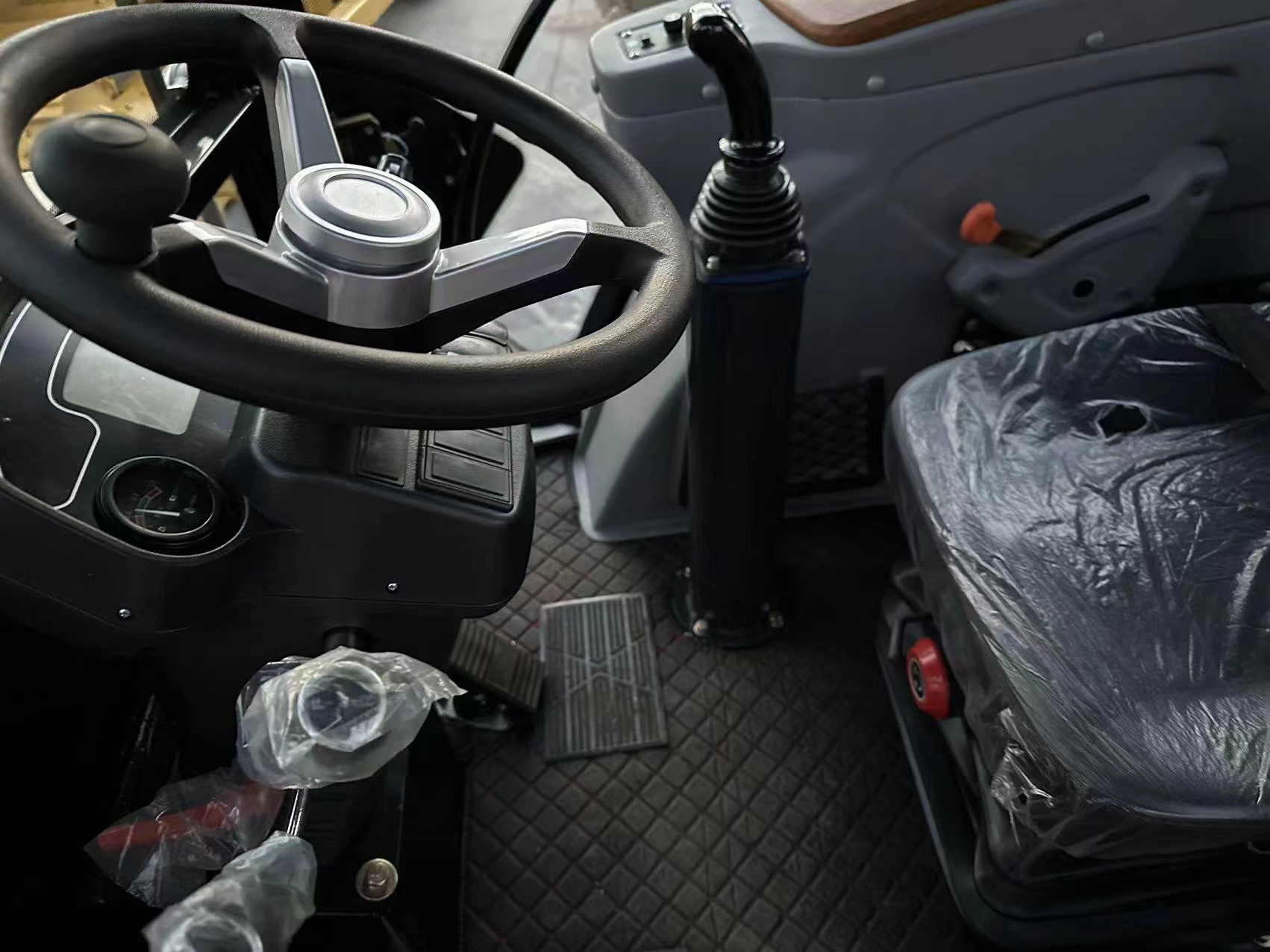 Used Caterpillar CAT420F Work at both ends