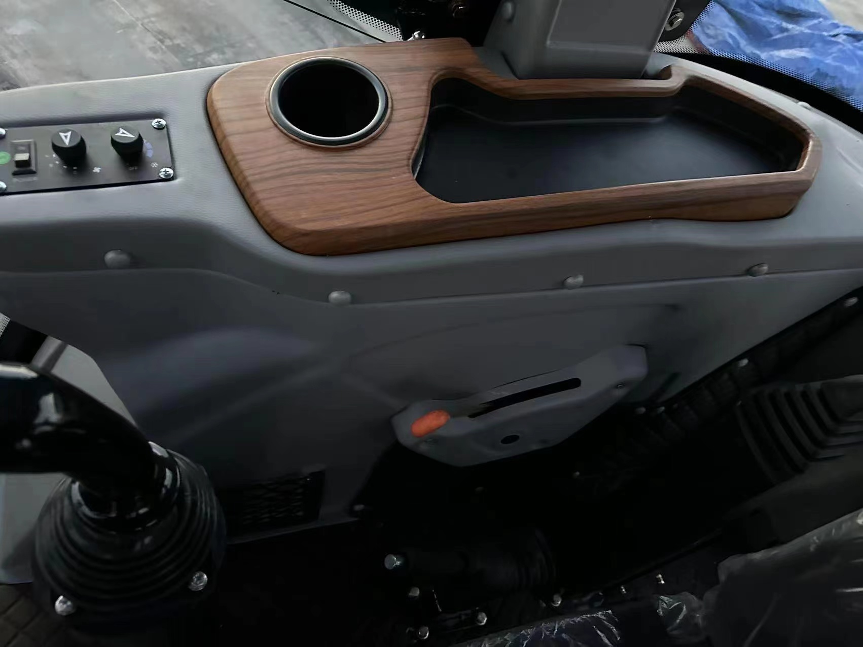 Used Caterpillar CAT420F Work at both ends