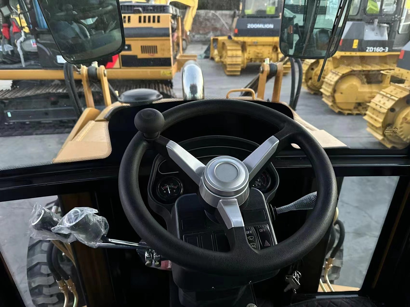 Used Caterpillar CAT420F Work at both ends