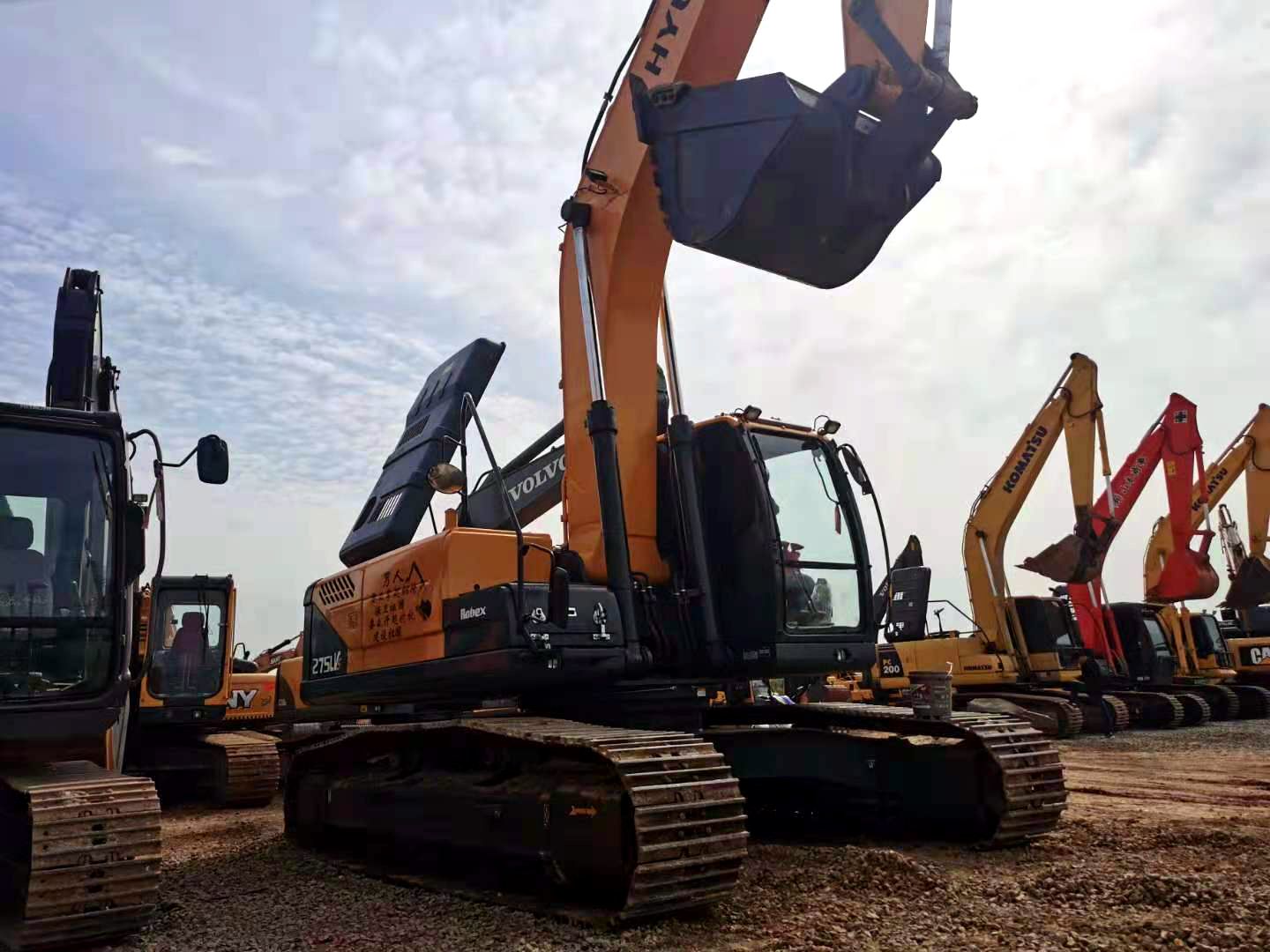 Used Hyundai R275VS excavator