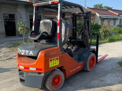 Toyota 3-ton forklift
