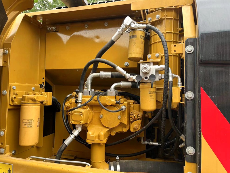 Used Caterpillar CAT3202L excavator