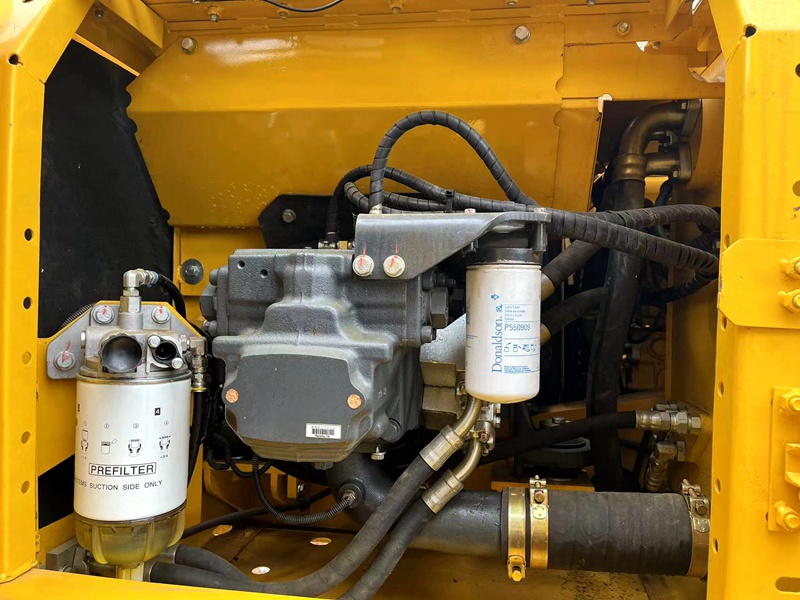 Used Komatsu PC200-8N1 excavadora