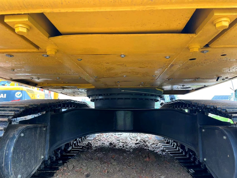 Used Komatsu PC200-8N1 excavadora