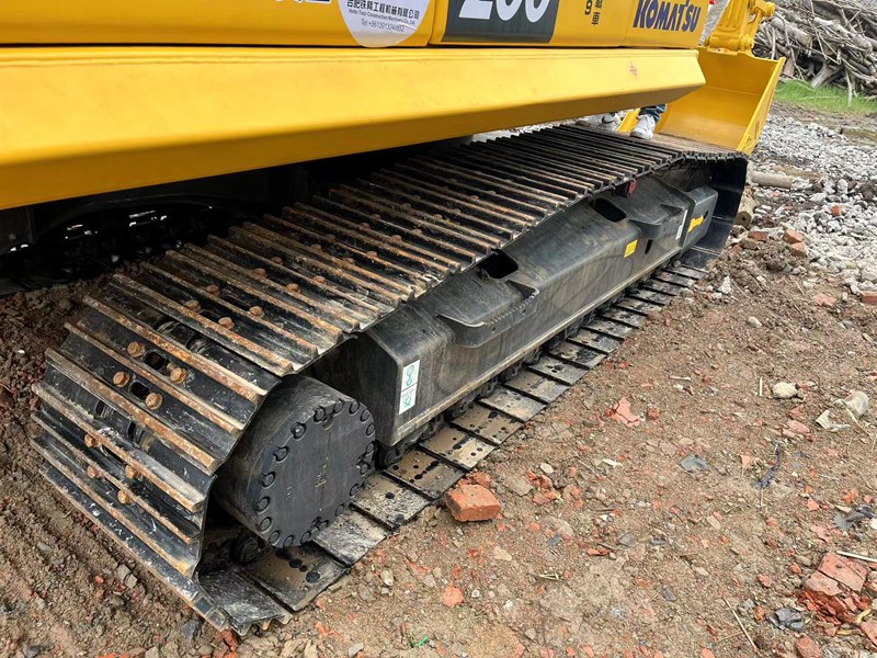 Used Komatsu PC200-8N1 excavadora