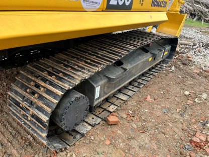 Used Komatsu PC200-8N1 excavadora