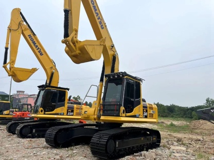 Used Komatsu PC240-8 excavator