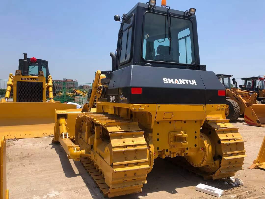 SHANTUI SD16 Bulldozer