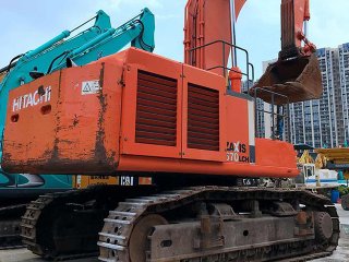 Used Hitachi ZX670LCH-3 Excavator