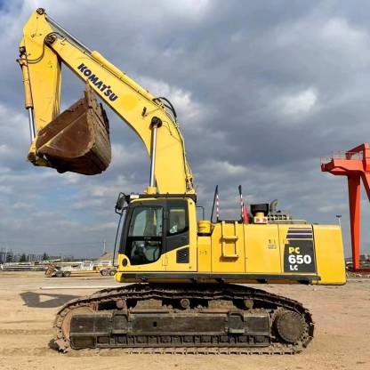 Used Komatsu PC650-8 excavator