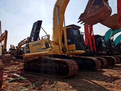 Used Komatsu PC210-8 excavator
