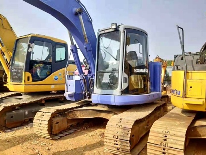 sed Komatsu PC128US excavator