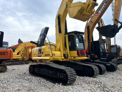 Used Komatsu PC220-8 excavator