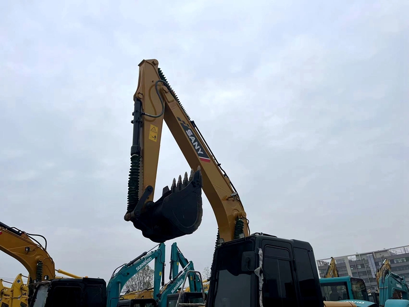 Used SANY SY135C excavator