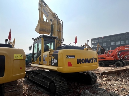 Used Komatsu PC240LC-8 excavator
