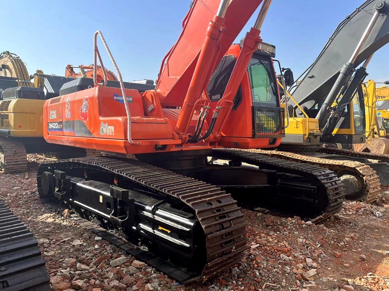 Used Doosan DH420LC-7 excavator
