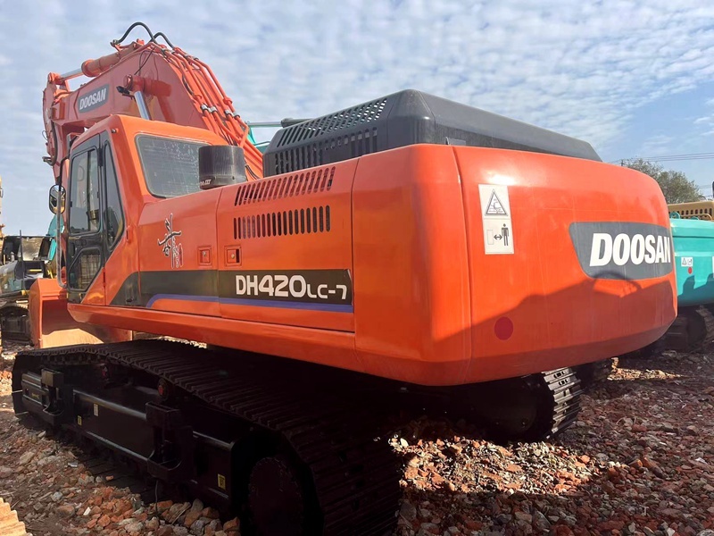 Used Doosan DH420LC-7 excavator