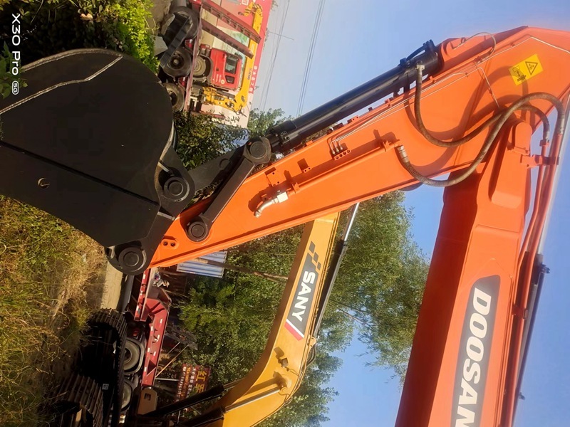 Used Doosan DX340LC-9 excavator