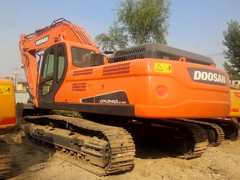 Used Doosan DX340LC-9 excavator