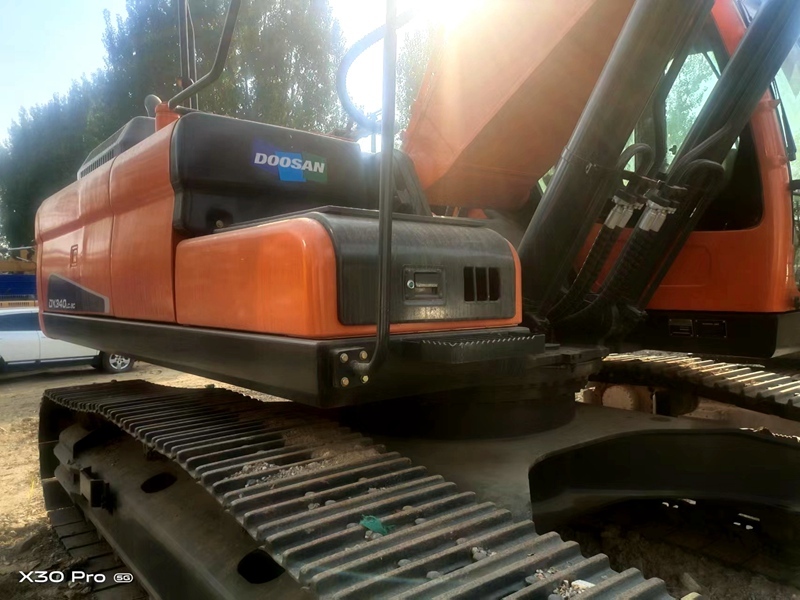 Used Doosan DX340LC-9 excavator
