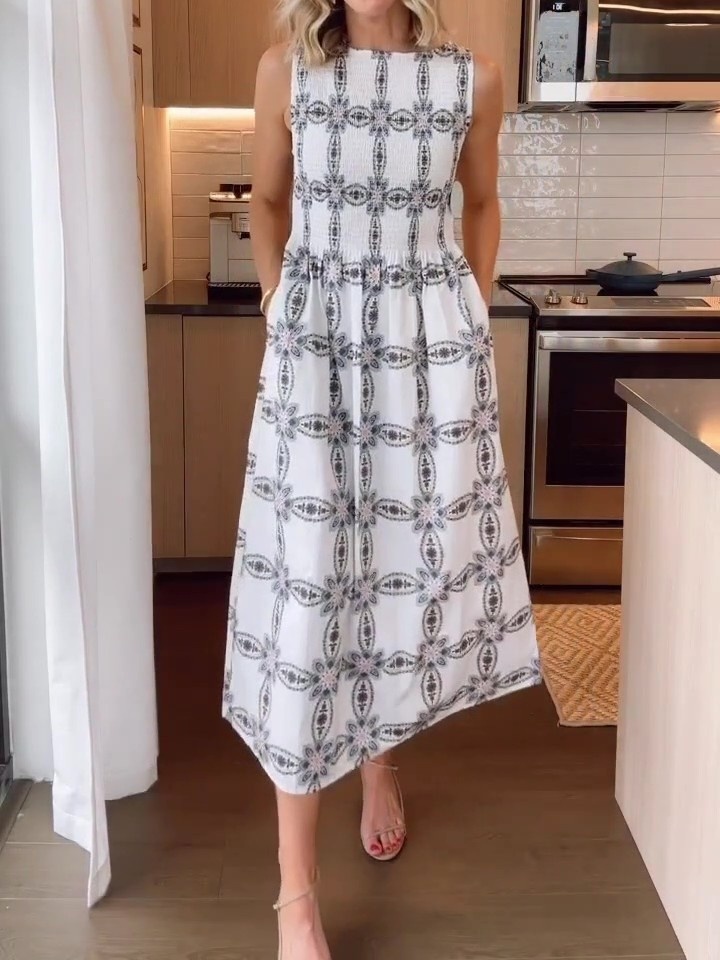 Black And White Printed Sleeveless Dress