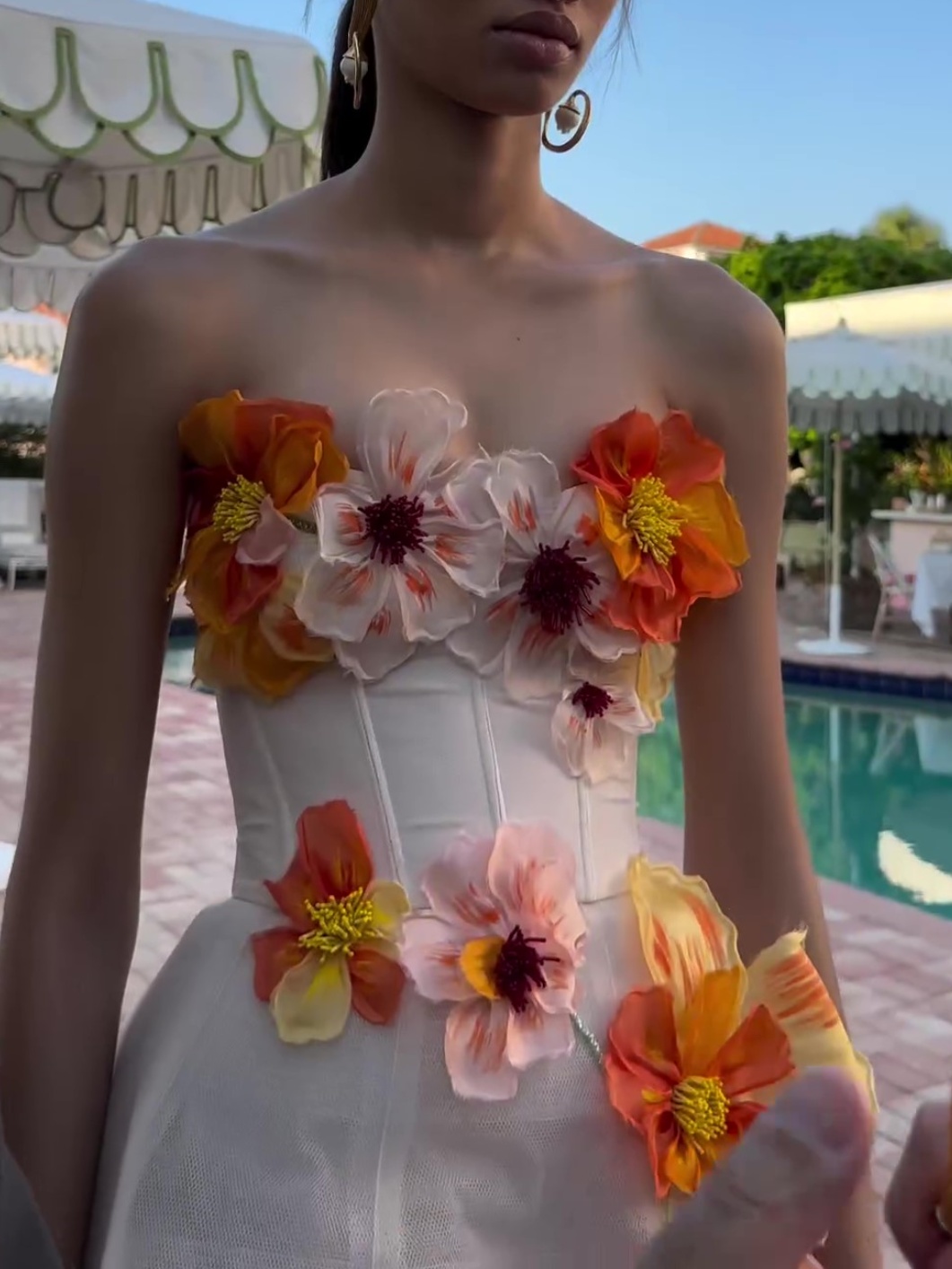 Strapless Mesh Embroidery Waist Closing Gown Temperament Dress