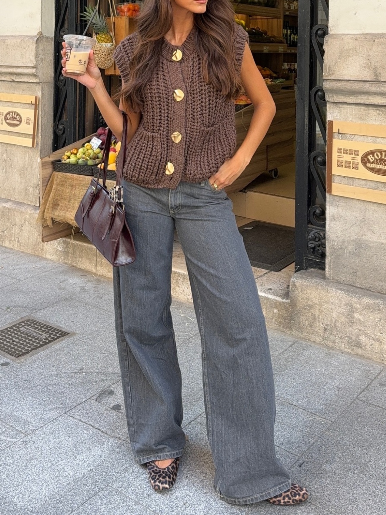 Round Neck Sleeveless Knit Cardigan